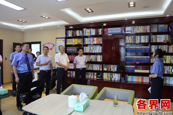 安康市委督导组一行参观平利检察院检察图书室.JPG